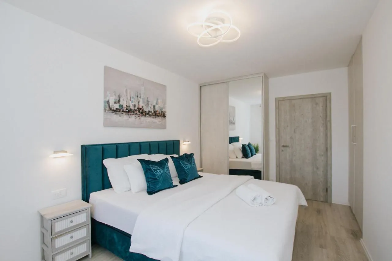 Royal Blue House 1 Hotel Kastela 0*,