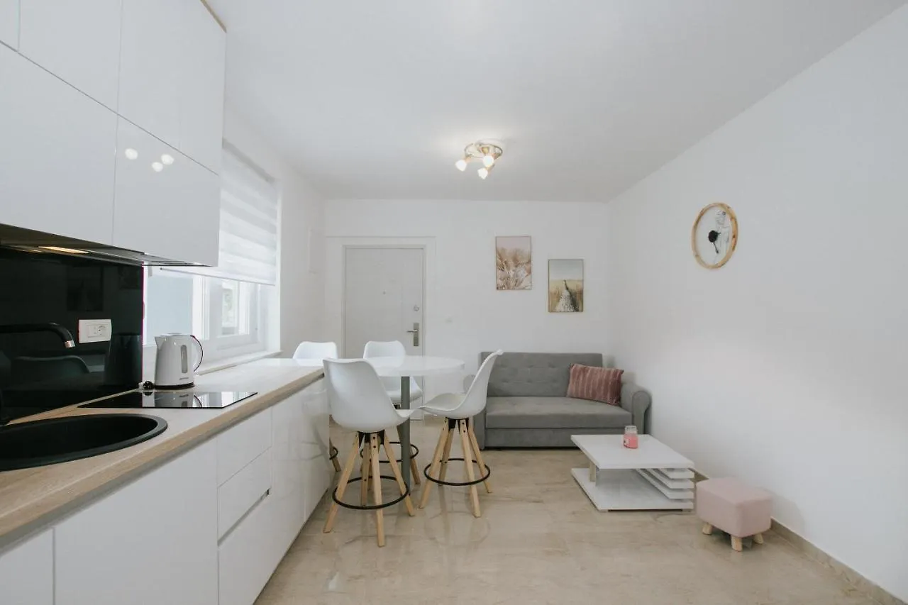 Отель Royal Blue House 1 Каштела Гостевой дом