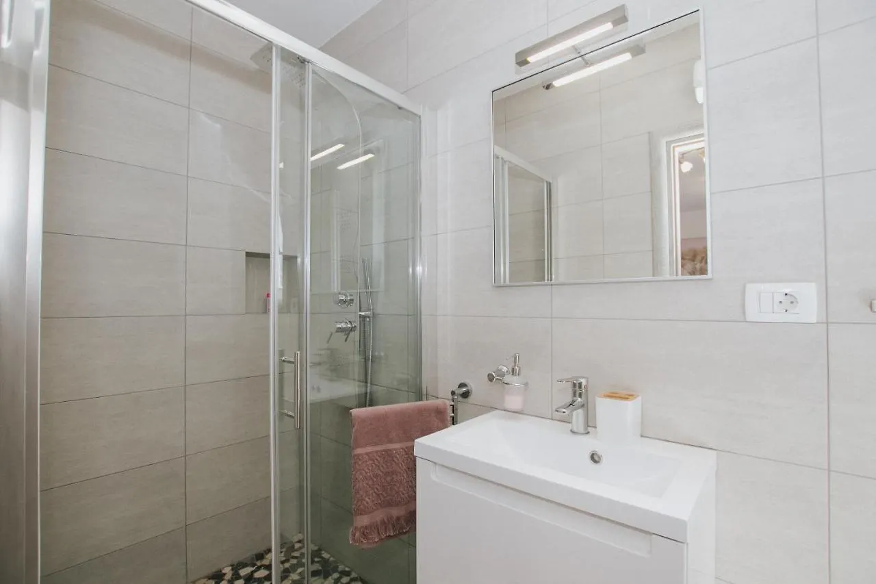 Royal Blue House 1 Hotel Kastela Guest house