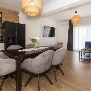  Apartment Angolo